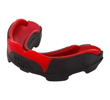 Venum chrániče zubů Predator, černá / červená, VENUM-0621-100 Senior