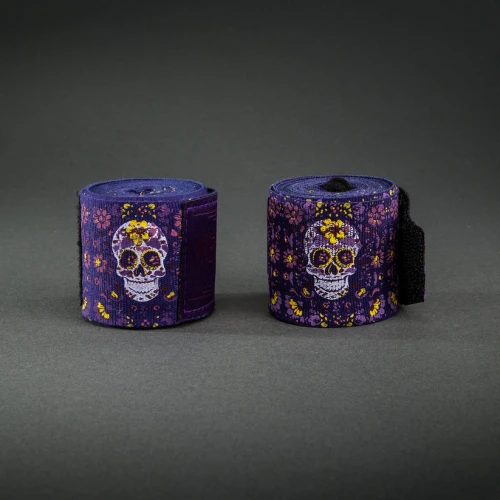 Boxerské bandáže Santa Muerte značky VENUM - 4,5 m - fialové